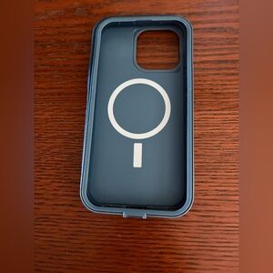 Defender case for iPhone 14 pro max